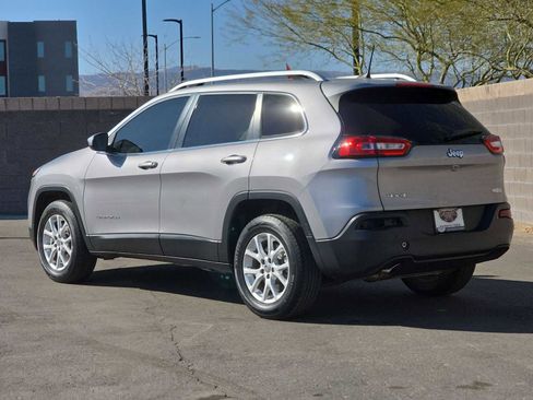 Used 2018 Jeep Cherokee Latitude w/ Cold Weather Group image 7