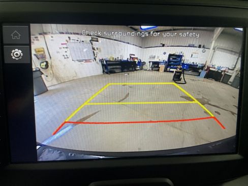 Used 2025 Kia Soul LX w/ LX Technology Package FWD image 22