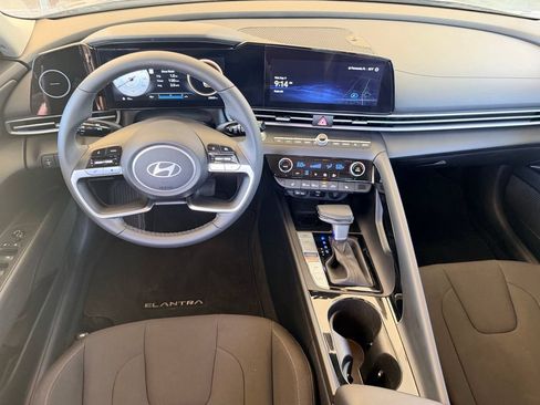 Used 2024 Hyundai Elantra SEL w/ Convenience Package FWD image 15