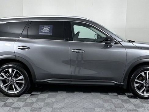 Certified 2025 INFINITI QX60 Luxe image 9