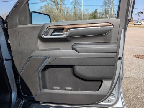Used 2024 Chevrolet Silverado 1500 LT AWD/4WD image 30