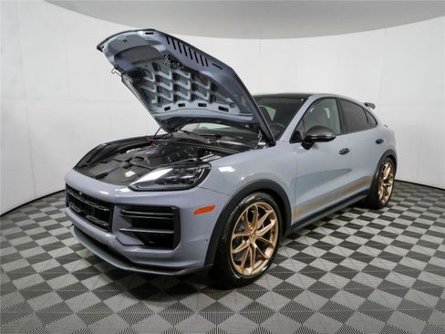 Certified 2024 Porsche Cayenne Turbo GT AWD/4WD image 35