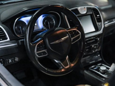 Used 2020 Chrysler 300 Touring L w/ Quick Order Package 2EF image 13