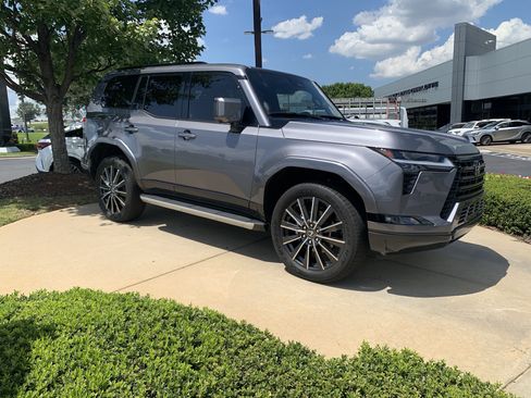 Used 2026 Lexus GX 550 w/ Cold Area Package AWD/4WD image 14