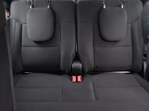 Used 2022 Ford Explorer XLT image 18