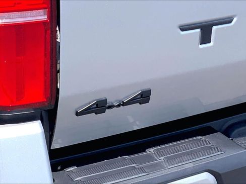 Used 2024 Toyota Tacoma TRD Off-Road AWD/4WD image 10