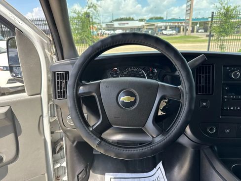 Used 2011 Chevrolet Express 2500 LS image 38