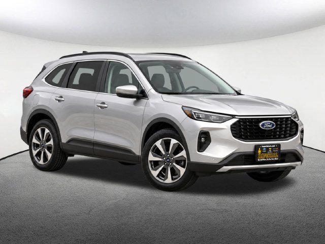 Certified 2024 Ford Escape Platinum AWD/4WD image 2