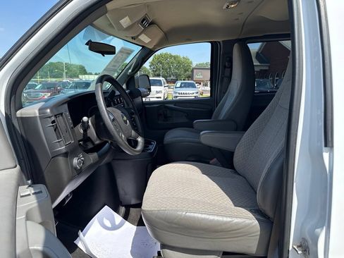 Used 2015 Chevrolet Express 3500 LT w/ LT Preferred Equipment Group RWD image 24