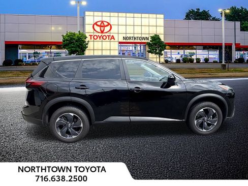 Used 2025 Nissan Rogue SV AWD/4WD image 21