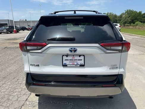 Used 2023 Toyota RAV4 XSE AWD/4WD image 6