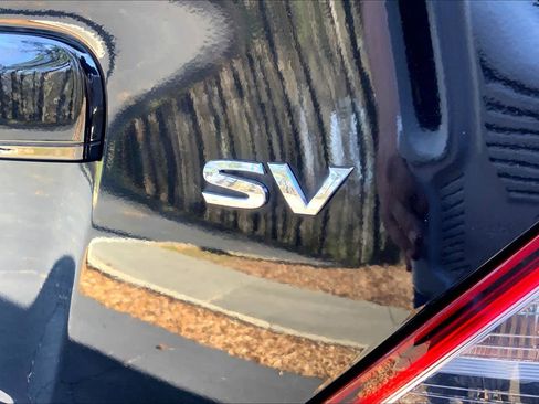 Used 2019 Nissan Versa SV image 9