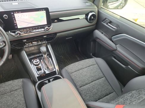 Used 2024 Chevrolet Colorado Z71 w/ Z71 Convenience Package 2 image 10