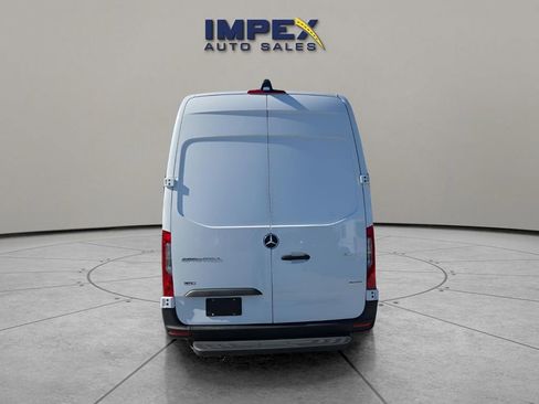 Used 2025 Mercedes-Benz Sprinter 2500 image 4
