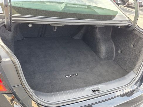 Used 2024 Nissan Altima 2.5 SV image 13