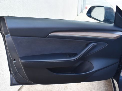 Used 2023 Tesla Model 3 Standard Range image 19