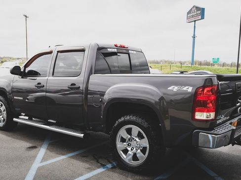 Used 2011 GMC Sierra 1500 SLE w/ Power Tech Package image 9