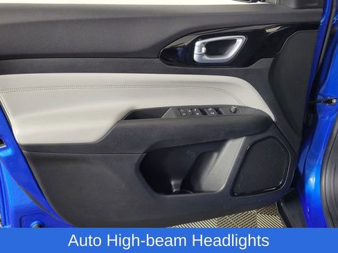 Used 2022 Jeep Compass Limited image 13