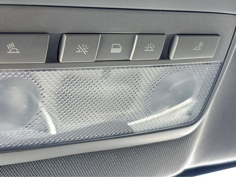 Used 2021 Chevrolet Trax LT w/ Midnight Edition image 25