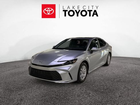 Used 2026 Toyota Camry LE image 1