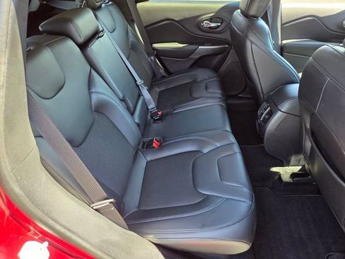 Used 2020 Jeep Cherokee Latitude Plus w/ Comfort/Convenience Group AWD/4WD image 14
