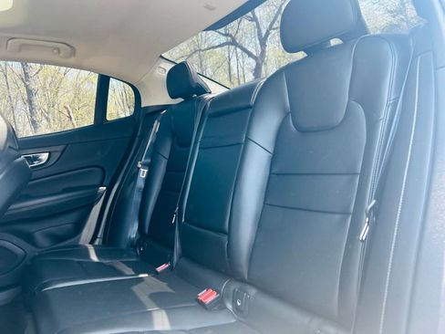 Used 2020 Volvo S60 T5 Momentum FWD image 35