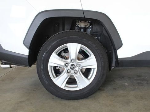 Used 2019 Toyota RAV4 XLE FWD image 25