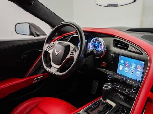 Used 2015 Chevrolet Corvette Z06 w/ 3LZ Preferred Equipment Group RWD image 4
