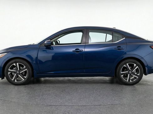 Used 2025 Nissan Sentra SV image 5