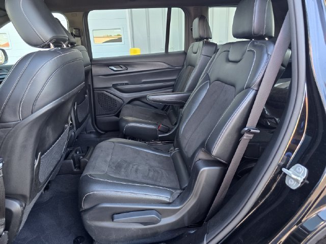 Used 2023 Jeep Grand Cherokee L Laredo AWD/4WD image 13