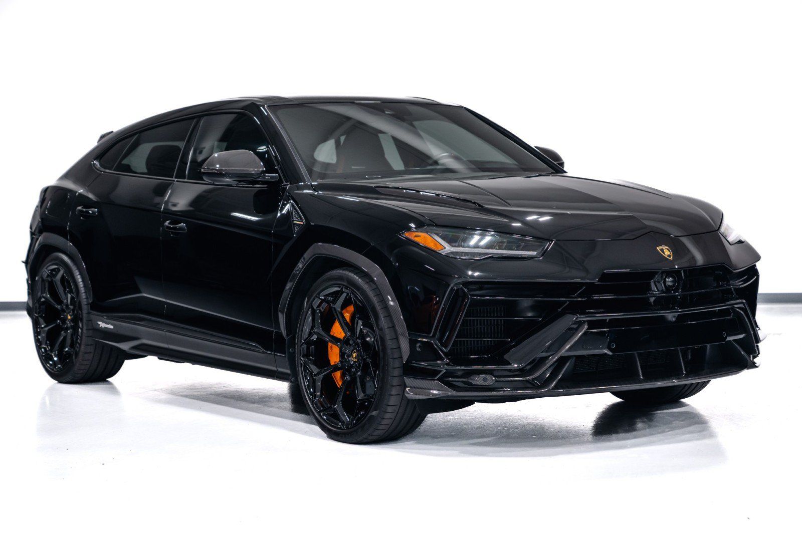 Used 2024 Lamborghini Urus Performante AWD/4WD image 2