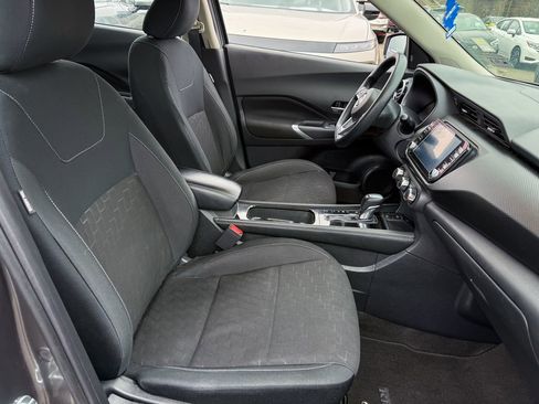 Used 2024 Nissan Kicks SV image 9