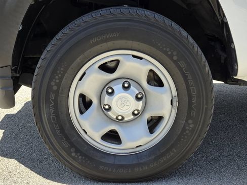 Used 2022 Toyota Tacoma SR RWD image 11