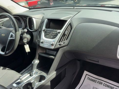 Used 2017 Chevrolet Equinox LT AWD/4WD image 16