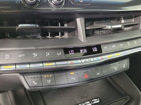 Certified 2023 Cadillac CT4 Premium Luxury RWD image 27