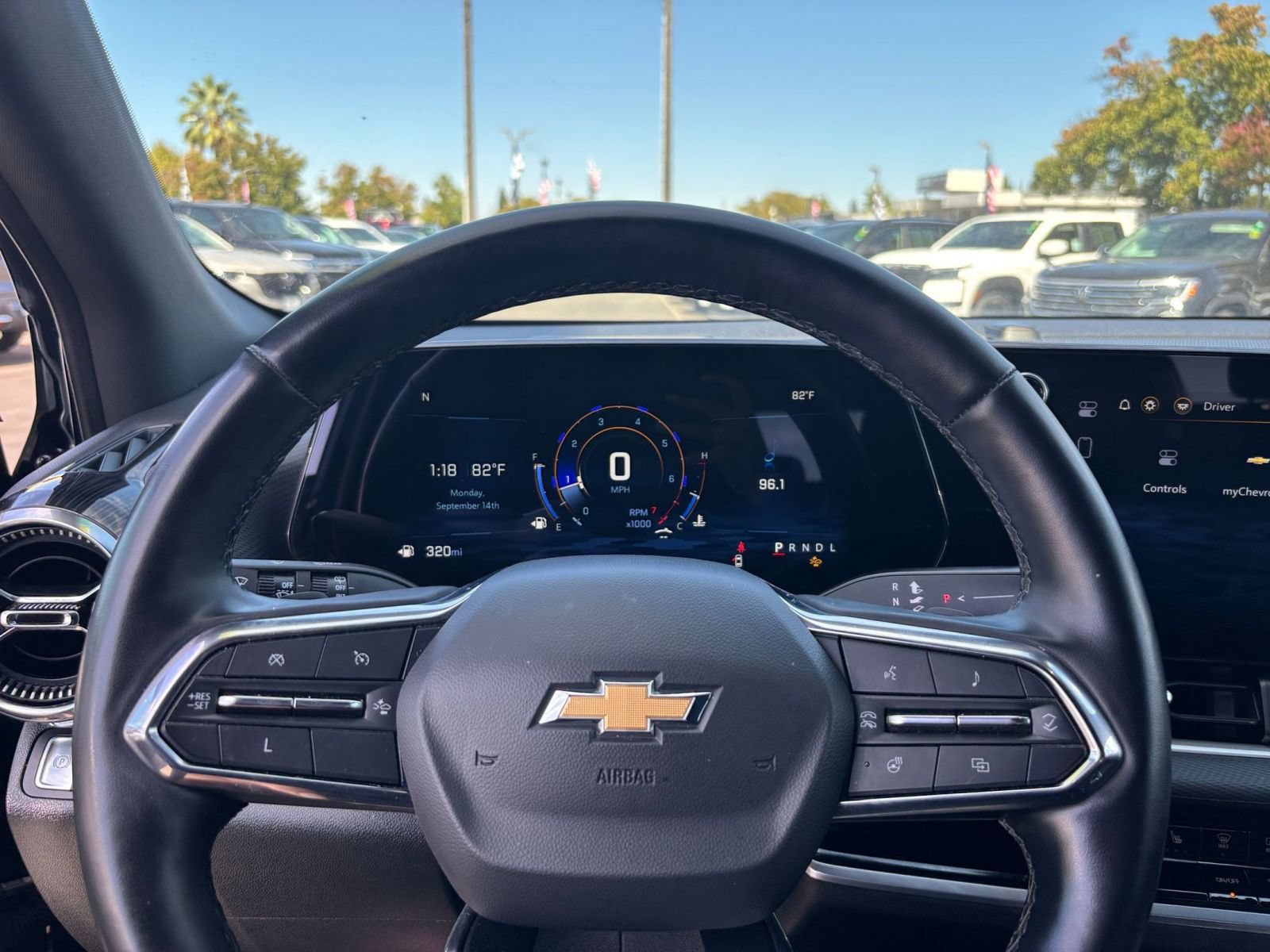 Used 2025 Chevrolet Equinox LT FWD image 28