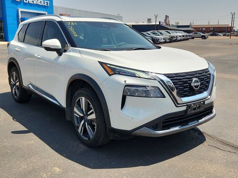 Used 2023 Nissan Rogue SL w/ SL Premium Package FWD image 6