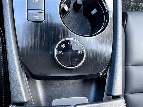 Certified 2023 Nissan Rogue SV w/ SV Premium Package image 15