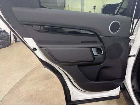 Used 2025 Land Rover Discovery S AWD/4WD image 20