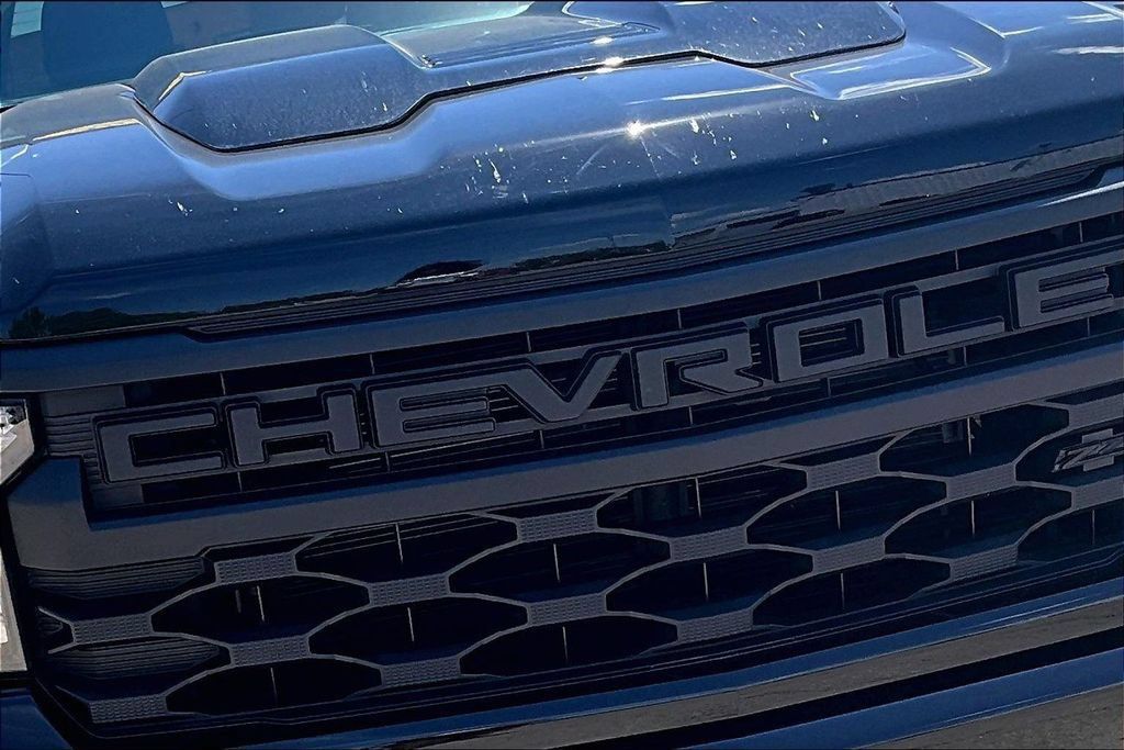 Used 2023 Chevrolet Silverado 1500 Custom Trail Boss w/ LPO, Dark Essentials Package AWD/4WD image 33