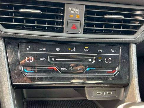 Used 2025 Volkswagen Jetta Sport FWD image 35