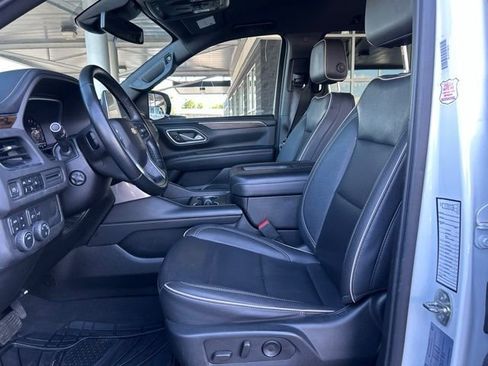 Used 2023 Chevrolet Suburban Premier AWD/4WD image 22