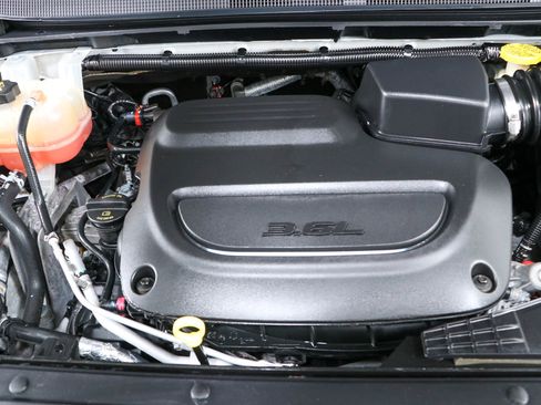 Used 2022 Chrysler Pacifica Touring-L FWD image 31