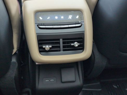 Used 2025 Cadillac Lyriq Luxury image 29