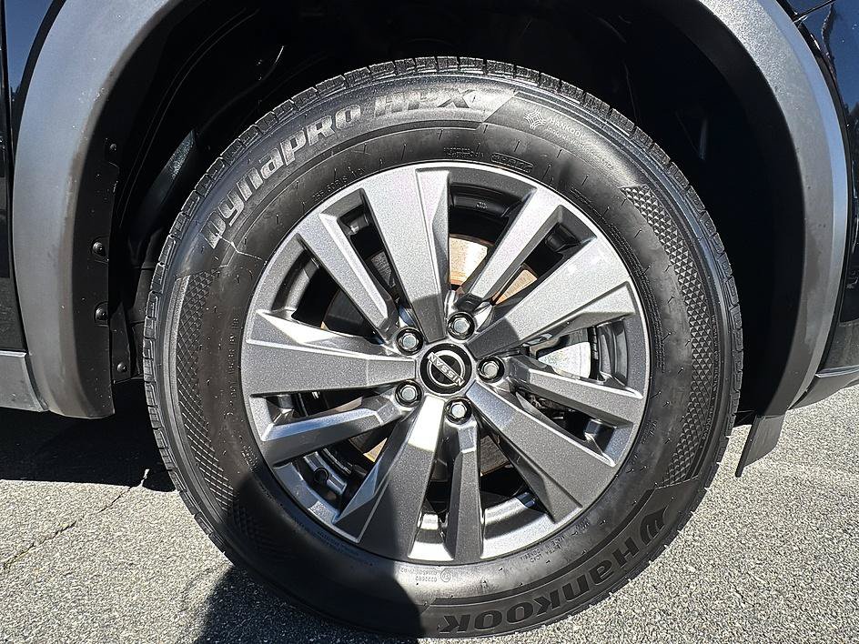 Certified 2025 Nissan Pathfinder SV FWD image 12