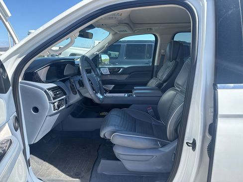 Used 2021 Lincoln Navigator Black Label w/ Cargo Convenience Package AWD/4WD image 11
