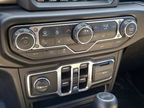 Used 2023 Jeep Wrangler Unlimited w/ Cold Weather Group AWD/4WD image 16