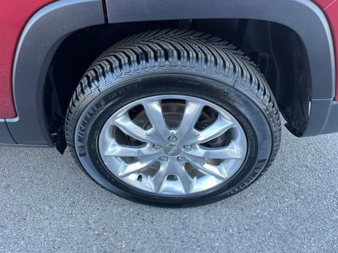 Used 2016 Jeep Cherokee Limited w/ Luxury Group AWD/4WD image 25