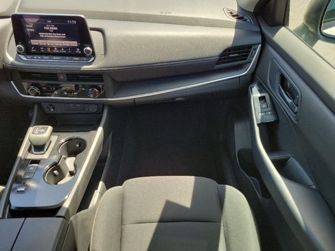 Used 2024 Nissan Rogue S FWD image 18