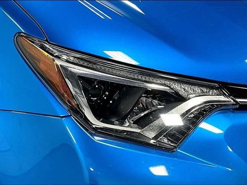 Used 2017 Toyota RAV4 XLE AWD/4WD image 28